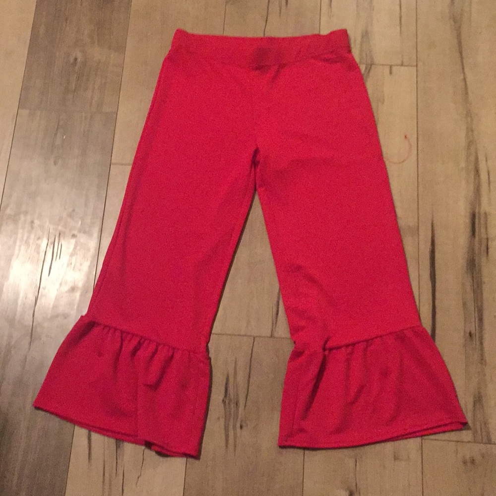 Red ruffle Capri